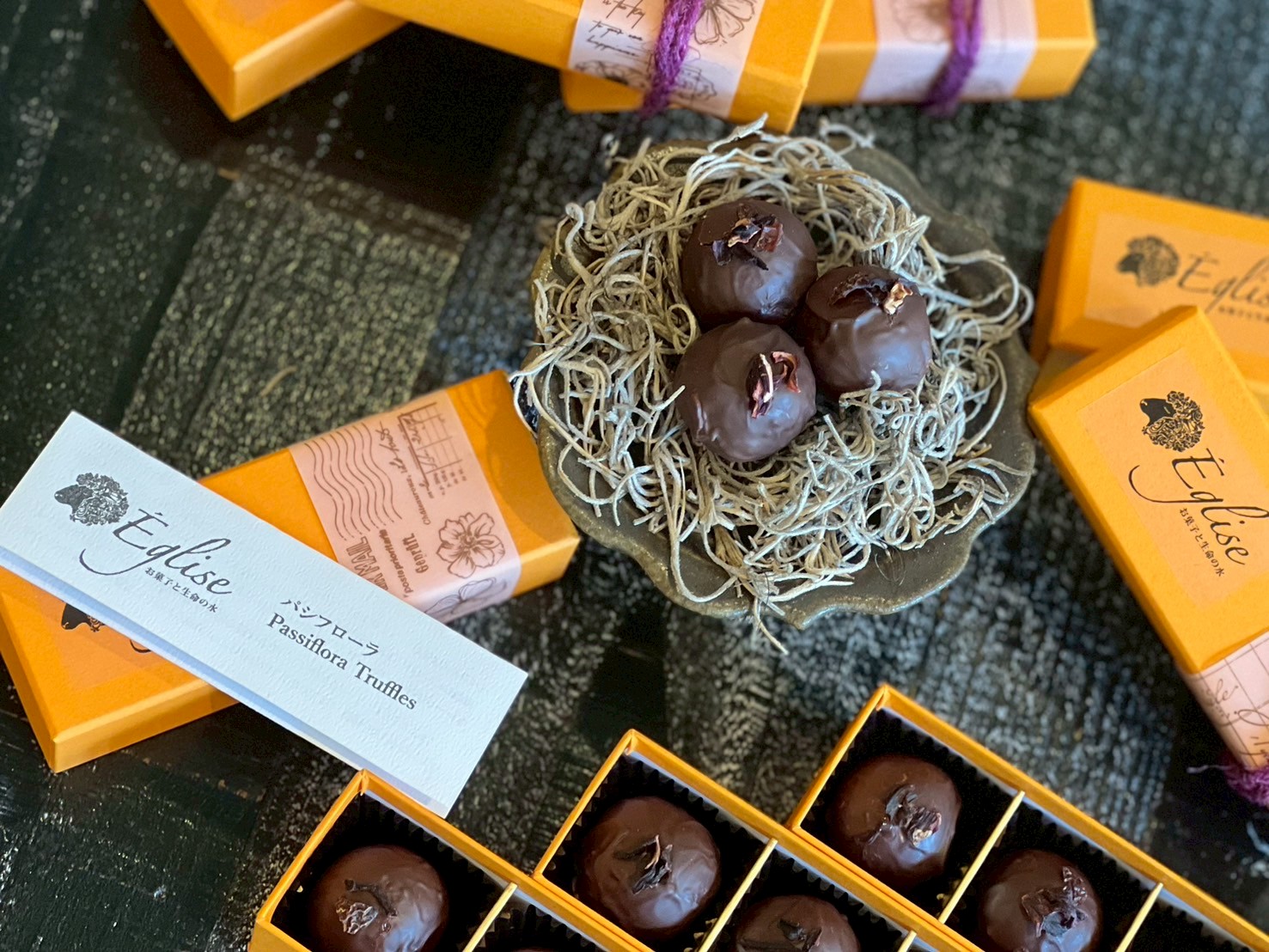 パシフローラ – Passiflora Truffles | Église【お菓子と生命の水】